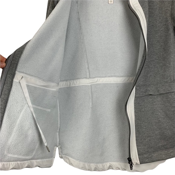 Lululemon Light as Warmth Jacket in Heathered Medium Grey / White - Picture 13 of 16